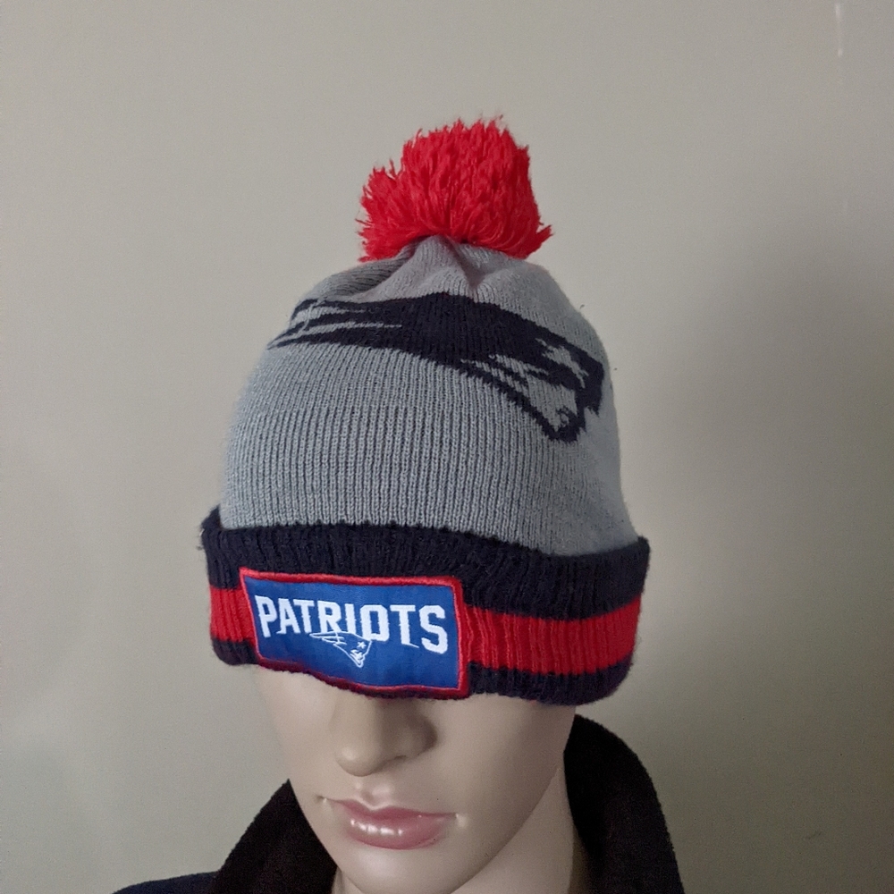 NFL Budweiser New England Patriots beanie hat with pom pom